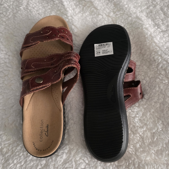 Clarks Women's Dark Burgundy/Brown Sandals - Never Worn - Picture 1 of 2